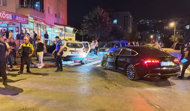 Bartın'da polis aracı ve otomobil çarpıştı