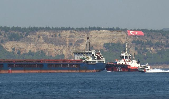Çanakkale Boğazı'nda arıza yapan gemi demirletildi