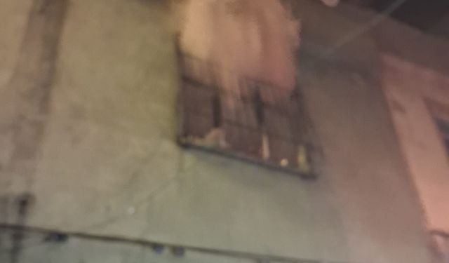 Eşiyle tartışan kişi evi yaktı