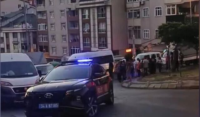 Eski kız arkadaşının sevgilisini bıçakladı
