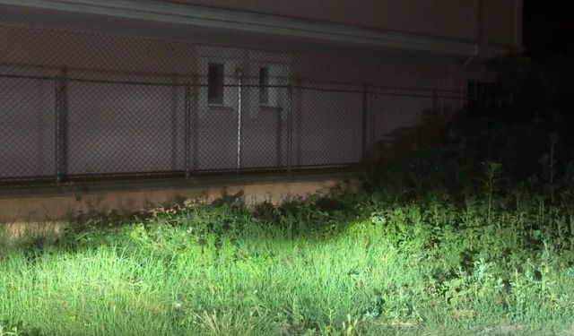 Evini penceresinden düşen emekli öğretmen kurtarılamadı