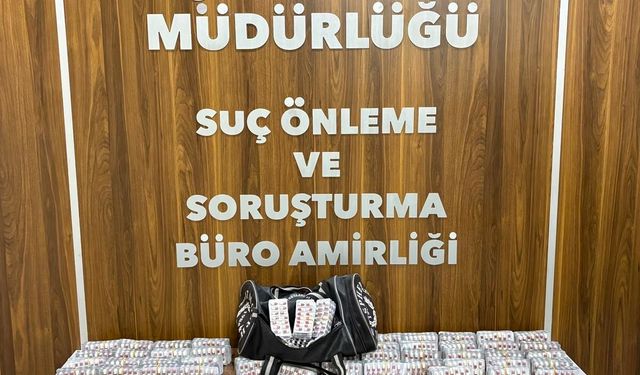 İzmir'de 9 Bin 184 Sentetik Ecza Ele Geçirildi