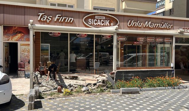 Kayseri’de otomobil fırına daldı: 1 bebek yaralandı