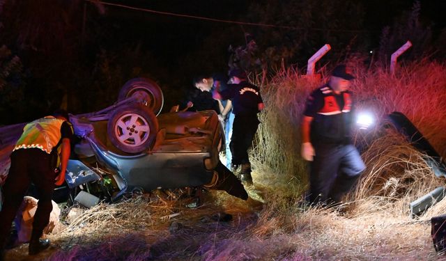 Kırıkkale'de Aydınlatma Direğine Çarpan Otomobil Takla Attı