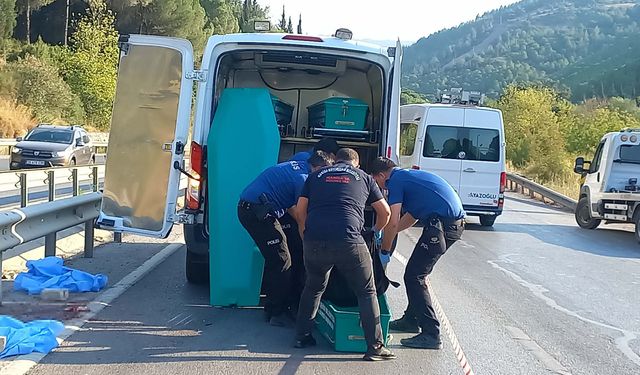 Manisa’da bariyerlere çarpan motosikletin sürücüsü öldü