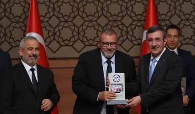 Uzak Şehir Anadolu Medya Ödülleri'ne layık görüldü