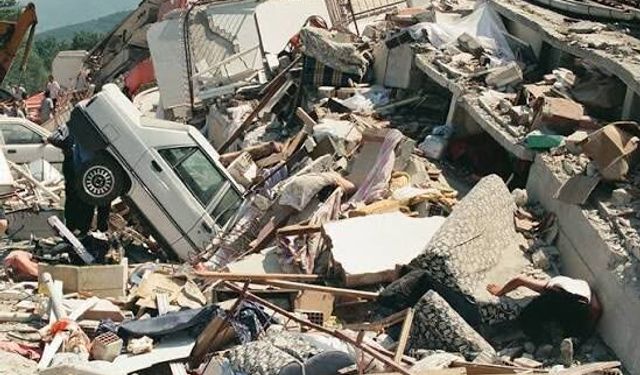 17 Ağustos Depremi: 27 yıl önce Türkiye’yi sarsan felaket