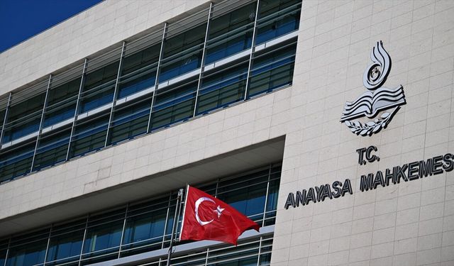 AYM'den Yeni Parti'ye 1 aylık süre