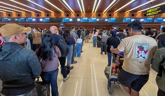 Endonezya'da uçuşlar iptal edildi
