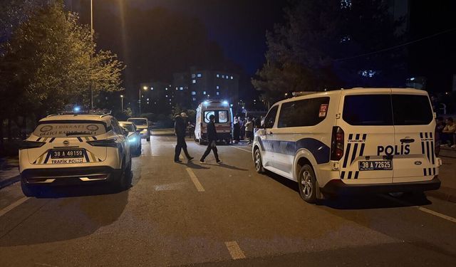 Kayseri'de bıçaklı kavga: 3 genç yaralandı