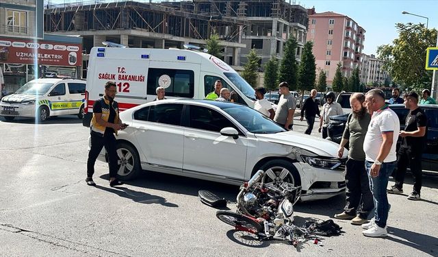 Niğde'de otomobil ile motosiklet çarpıştı