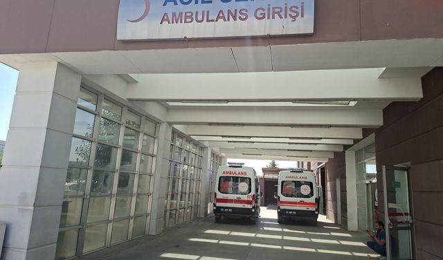 Adıyaman'da tütün yüklü traktörün römorku devrildi