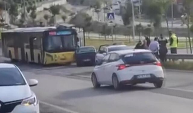 Başakşehir'de Dehşet Anları: İETT Otobüsü İle Otomobil Çarpıştı, 3 Yaralı!