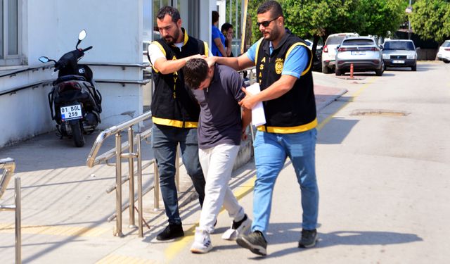 Birlikte İçki İçtiği Çocukluk Arkadaşını Bıçakladı