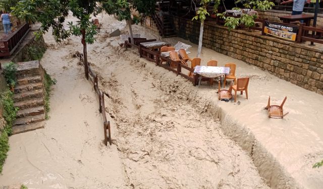 Hatay'da şiddetli sağanak