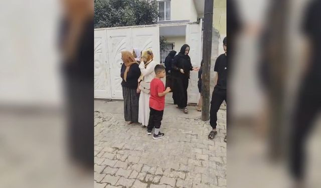 Hırsızlık için girdikleri evde ev sahibini bıçakladılar