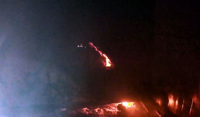 İnşaat işçilerinin yatakhanesi yandı