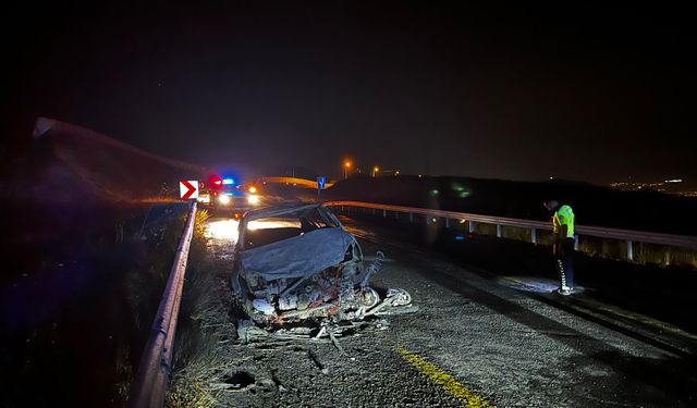 Kayseri'de motosiklet ile otomobili alevler sardı!