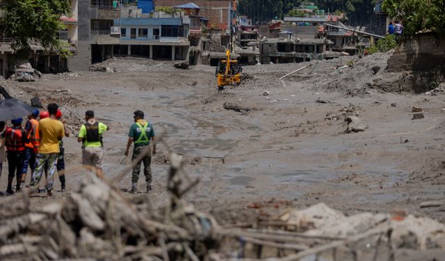 Nepal'deki Selde Can Kayıpları Artıyor