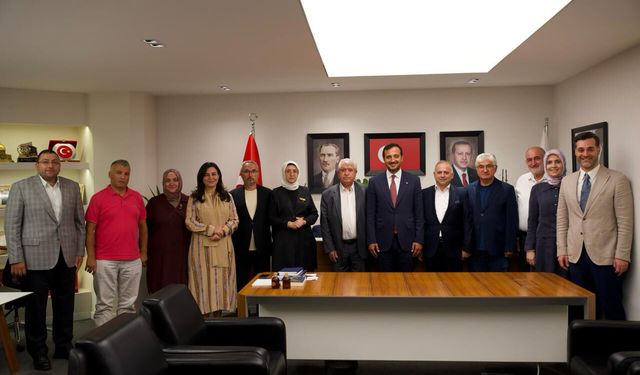 Üsküdar’da CHP’den AK Parti’ye 4 meclis üyesi geçti