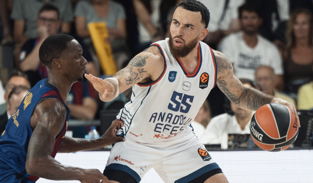 Anadolu Efes İlk Haftada Barcelona’ya Yenildi!