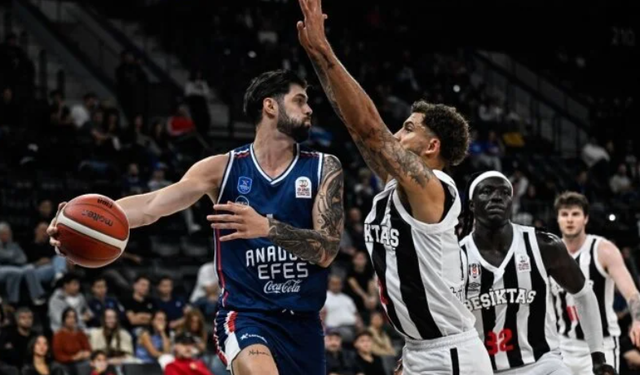 Basketbol Süper Ligi'nde Sezon Derbiyle Açıldı: Anadolu Efes, Beşiktaş'ı Devirdi!