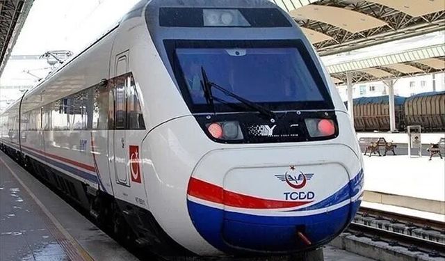 Ankara-İzmir arası tren yolculuğu 3,5 saate düşecek