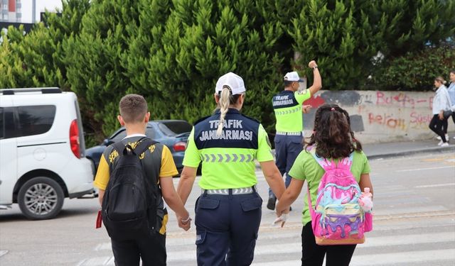 Ankara'da okul çevrelerindeki denetimler devam ediyor