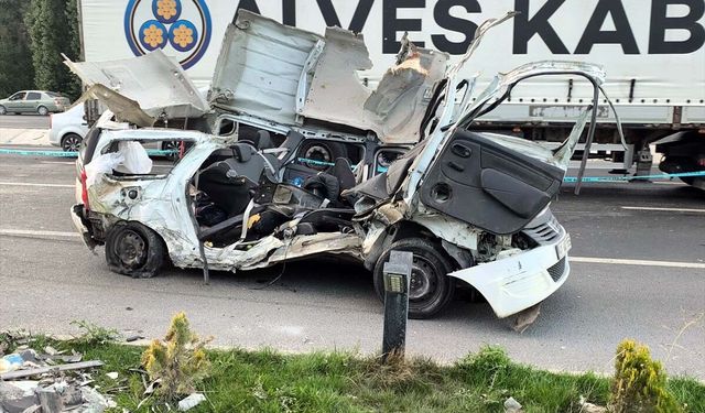 Başkentte korkunç trafik kazası: 2 ölü, 2 yaralı