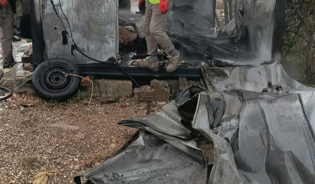 Burdur'da Alevler Konteyneri Sardı: 85 Yaşındaki Kadın Hayatını Kaybetti!