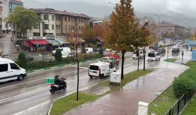 Bursa'da Şiddetli Yağış Hayatı Felç Etti