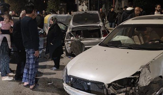 Çorum'da iki otomobil çarpıştı