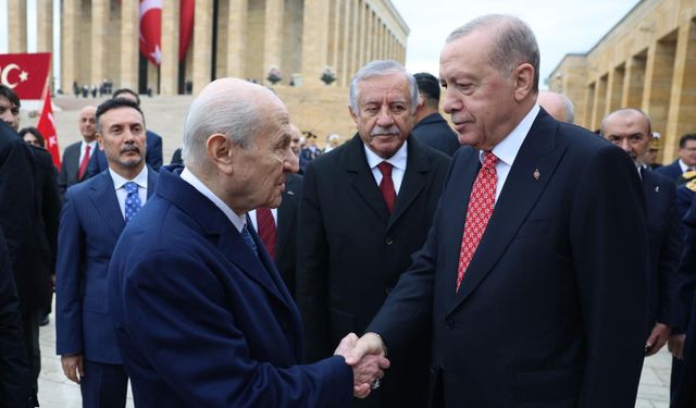 Erdoğan, Anıtkabir Töreninde KAAN Desenli Kravat Taktı