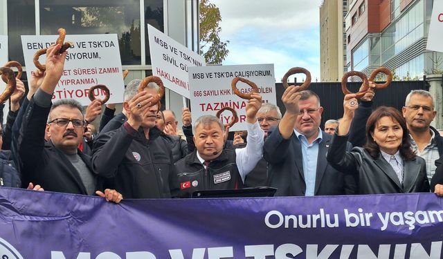 MSB ve TSK Sivil Memurlarından TÜİK Önünde Hak Arama Eylemi