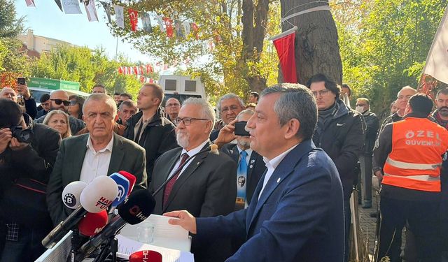 Özgür Özel'den Yeni Parti'nin isim değişikliğine cevap