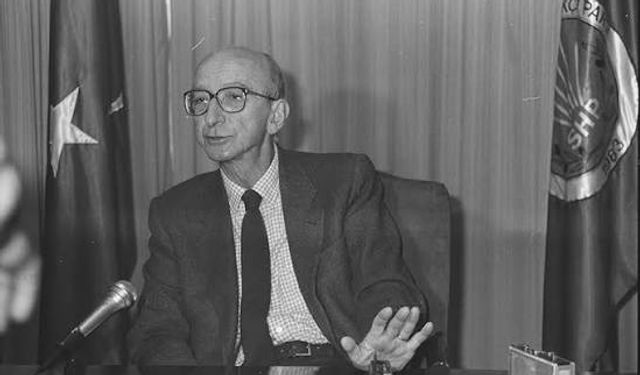 Bilimin Zirvesinden Siyasetin Nazik Beyefendisine: Prof. Dr. Erdal İnönü