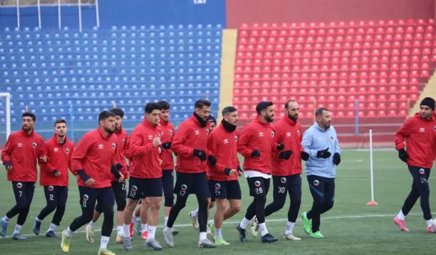 Mardin 1969 Spor, Polatlı 1926 Spor maçına hazırlanıyor