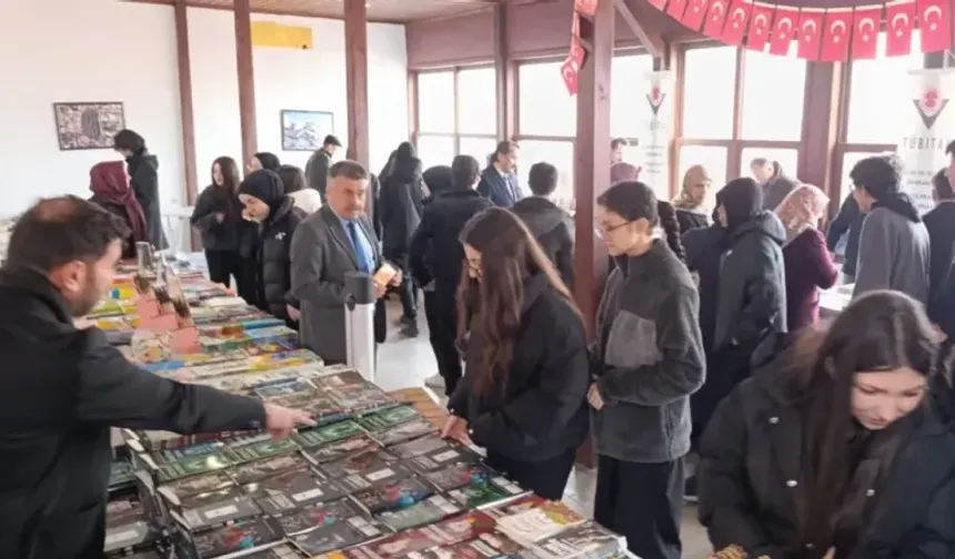 Nallıhan 1. Kitap Fuarı açıldı 