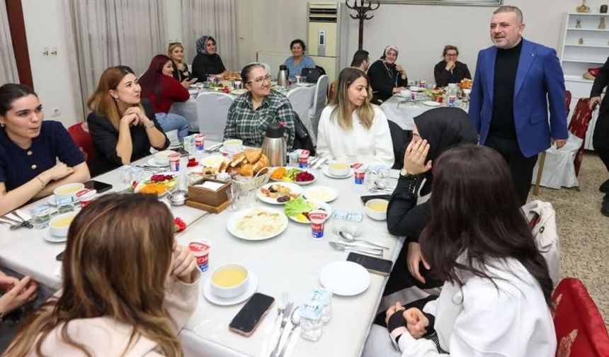 Sincan Belediyesi’nden kadın esnafa iftar yemeği