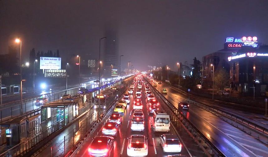 İstanbul'da trafik yoğun