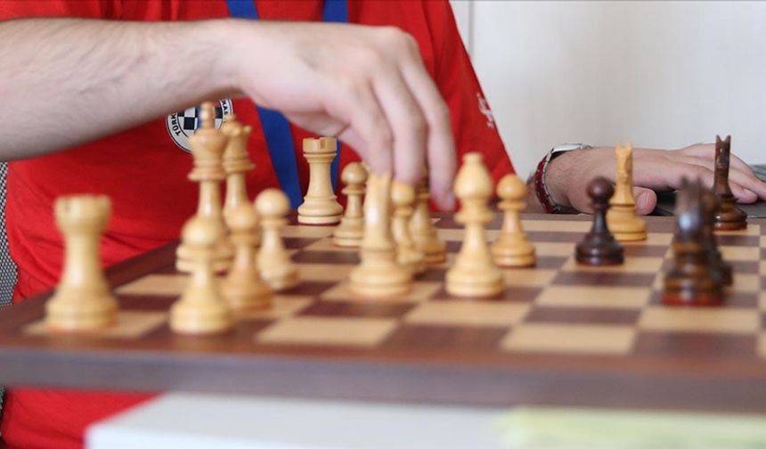 Çubuk'ta Satranç Şampiyonları Ödüllendirildi