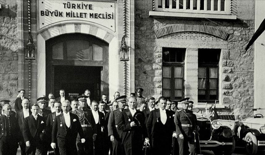Cumhuriyet 103 Yaşında!