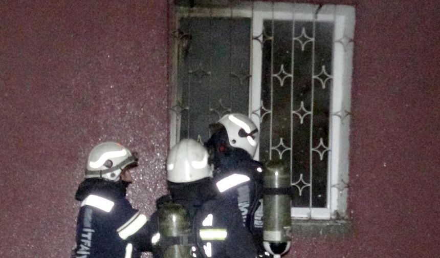 Boşanma davası açan eşine kızdı, oturdukları evi yaktı