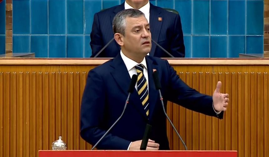 Özel, Ahmet Necdet Sezer ve eski CHP genel başkanları ile görüştü
