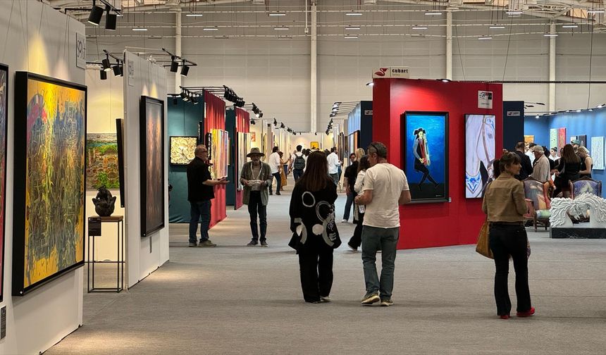 Çağdaş Sanat Fuarı Ziyarete Açıldı