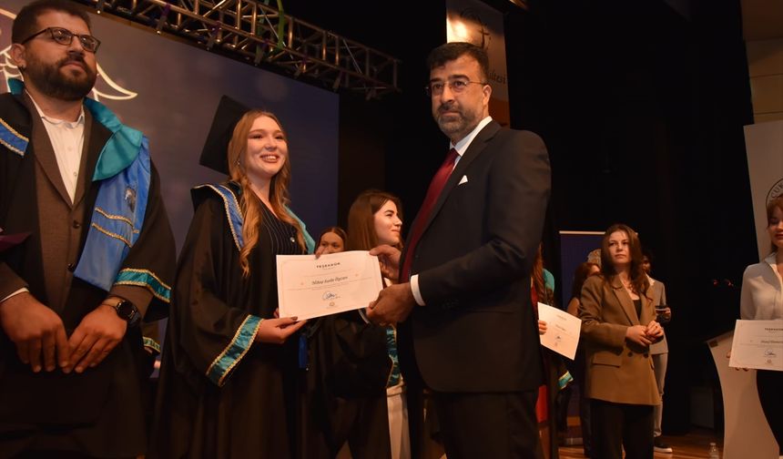 Selçuk Üniversitesi'nde mezuniyet töreni