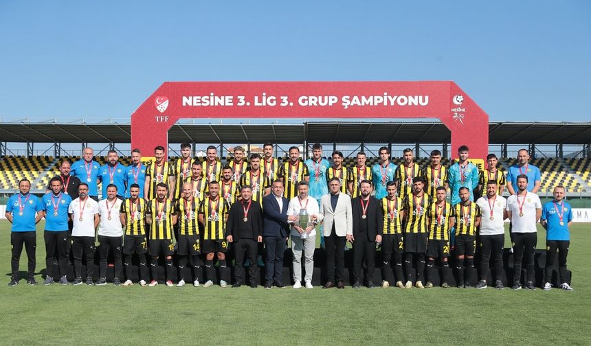 Aliağa Futbol namağlup şampiyon oldu