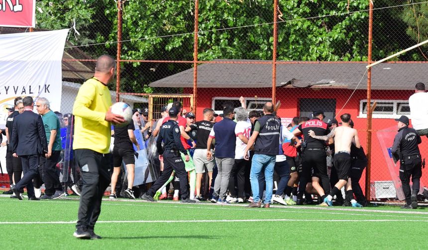 Ayvalıkgücü’nde olaylı maçın faturası ağır oldu