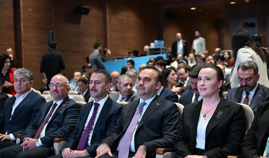 Bakan Kacır Kocaeli'dekonuştu