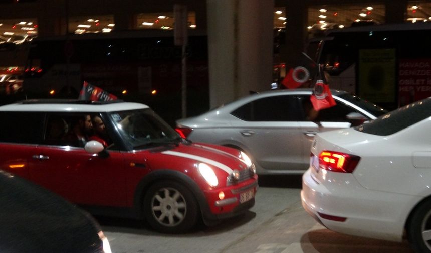 Gençlerbirliği’ne Esenboğa Havalimanı’nda Müthiş Karşılama